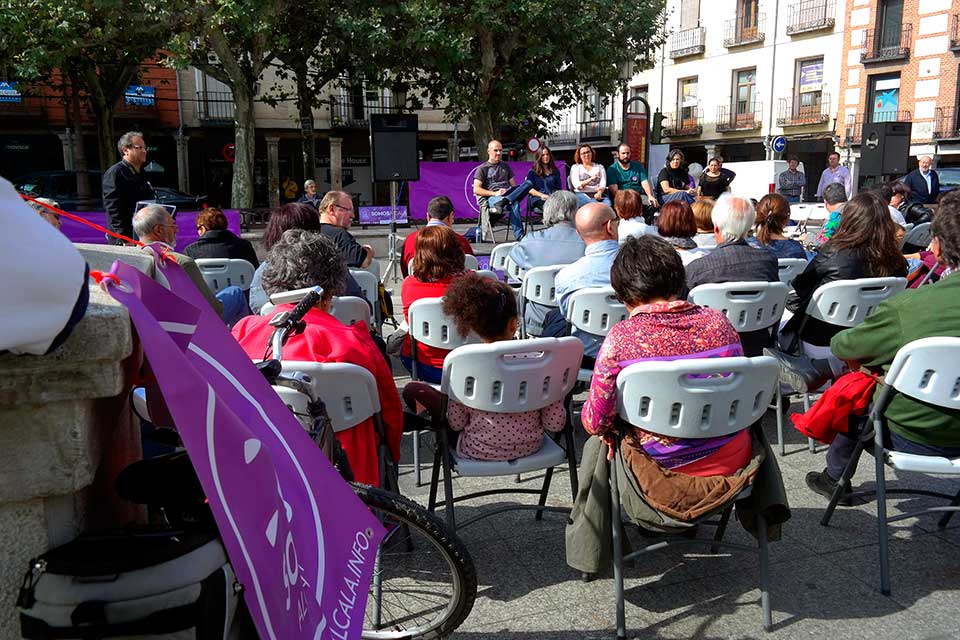 Pleno “ciudadano ” en la Plaza de Cervantes