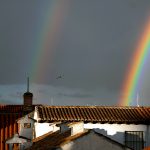 Espectacular arco iris doble en la ciudad patrimonio
