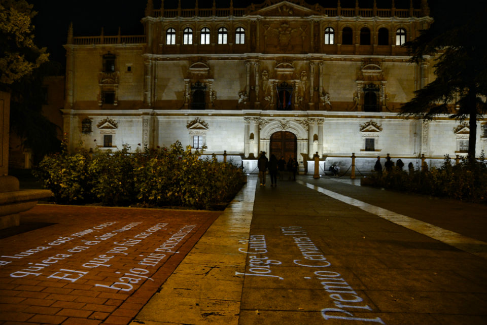 Paseo nocturno descubriendo la cultura de Alcalá