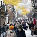 Primer día de nuevas restricciones en la calle Mayor