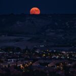 La primera Luna llena de agosto de 2023, la superluna del ‘esturión’, desde el cerro del Viso la primera Luna llena de agosto de 2023, la superluna del 'esturión', desde el cerro del Viso