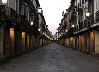 Amanecer en la calle Mayor