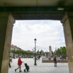 Vista de la Plaza de Cervantes desde la Calle Mayor
