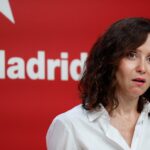 El ático, las dietas y los errores no forzados: Ayuso, de líder de la resistencia a presidenta en apuros