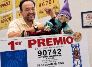 Don Chepudo vuelve a hacerlo: el primer premio de la Lotería Nacional cae en El Ensanche