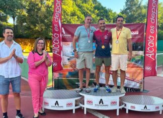 El Trofeo Santos Niños vuelve a llenar de nadadores la piscina del Parque O’Donnell