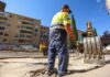 Alcalá blinda a los operarios frente al calor con 100 pulseras inteligentes