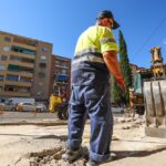 Alcalá blinda a los operarios frente al calor con 100 pulseras inteligentes